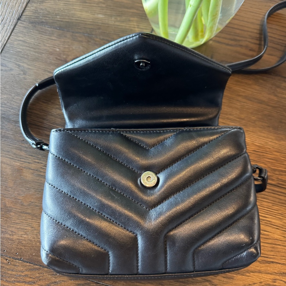 Yves Saint Laurent Black Matelasse Calfskin Leather Toy Bag - Picture 6 of 8